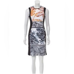 Pristine printed mini dress in black.